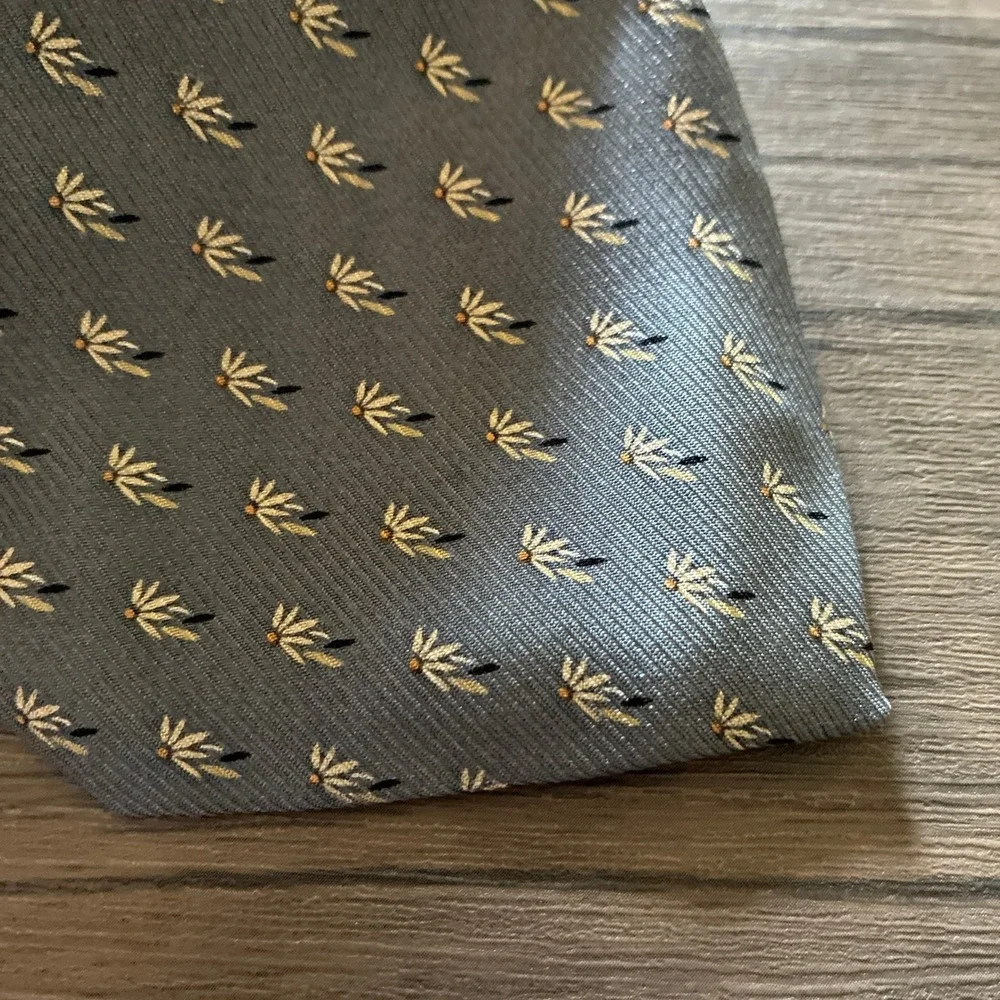 Nautica Geometric Floral Silk Necktie One Size Grey Mens Professional Accessory